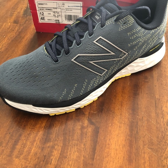 Brand New Mens New Balance Running Shoe 880v11 size 12 4E (X-Wide width) - Picture 4 of 7